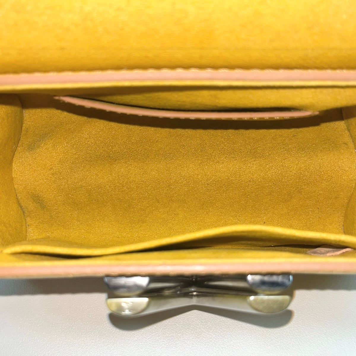 Louis Vuitton - Twist Small - Leather - Yellow - (small)