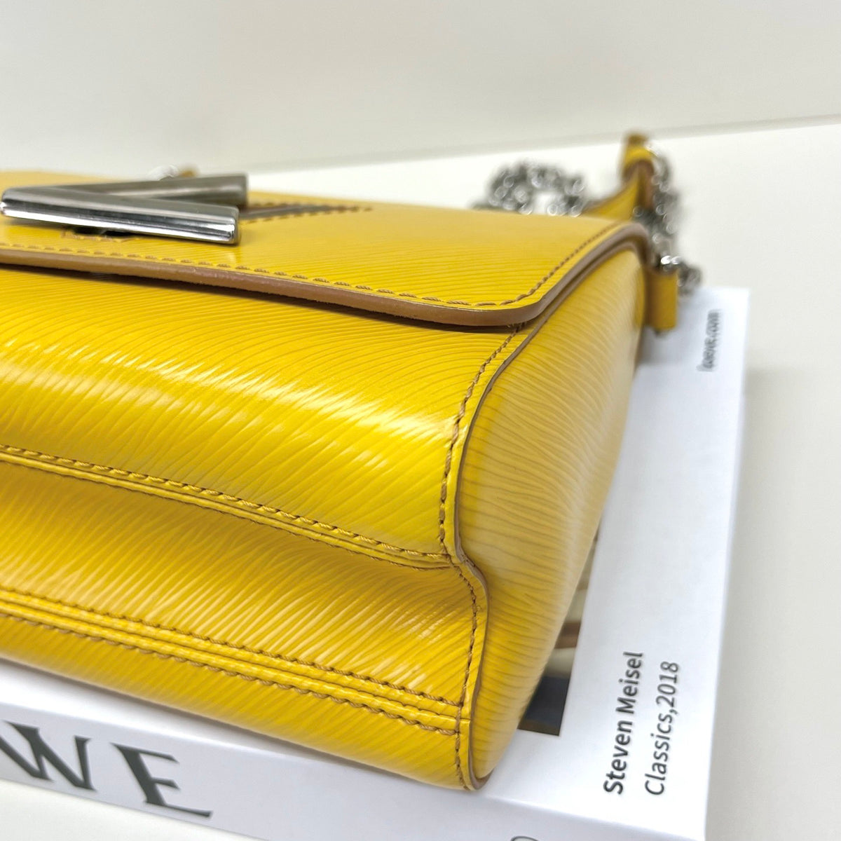 Louis Vuitton - Twist Small - Leather - Yellow - (small)