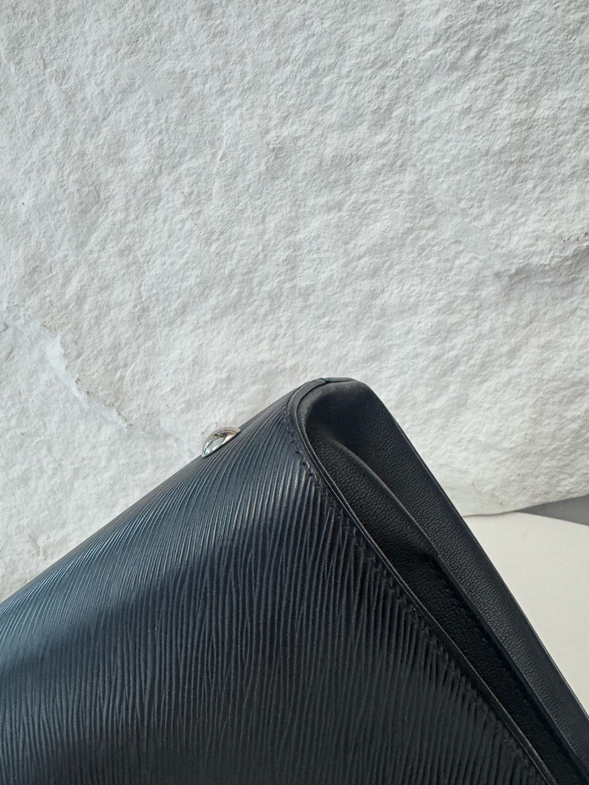 Louis Vuitton - Twist Tote - Leather - Black - (medium)