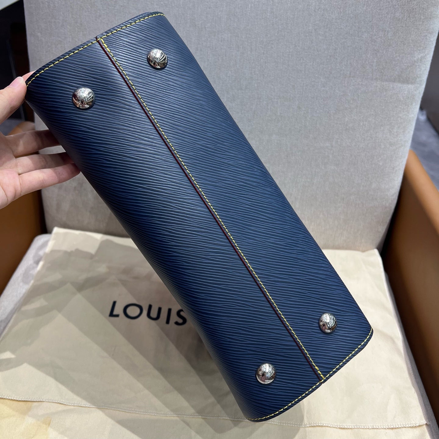 Louis Vuitton - Twist Tote - Leather - Blue - (medium)