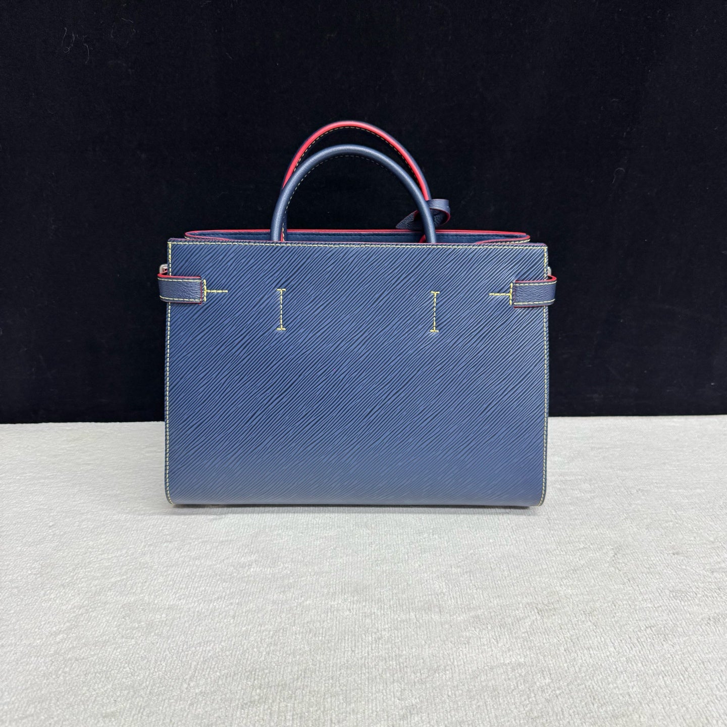 Louis Vuitton - Twist Tote - Leather - Navy - (medium)