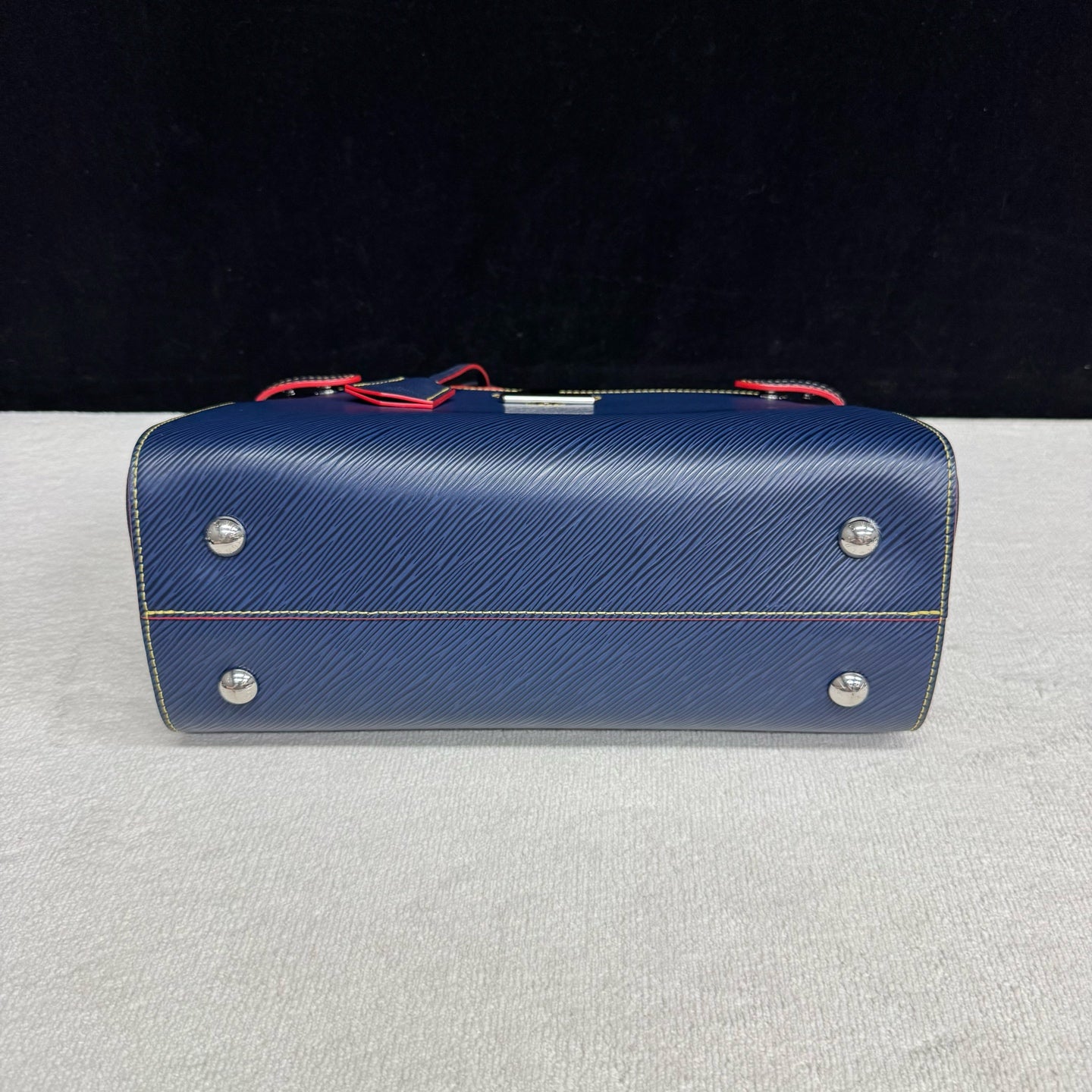 Louis Vuitton - Twist Tote - Leather - Navy - (medium)