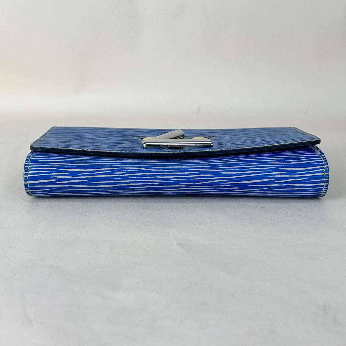 Louis Vuitton - Twist Wallet on Chain - Leather - Blue - (small)