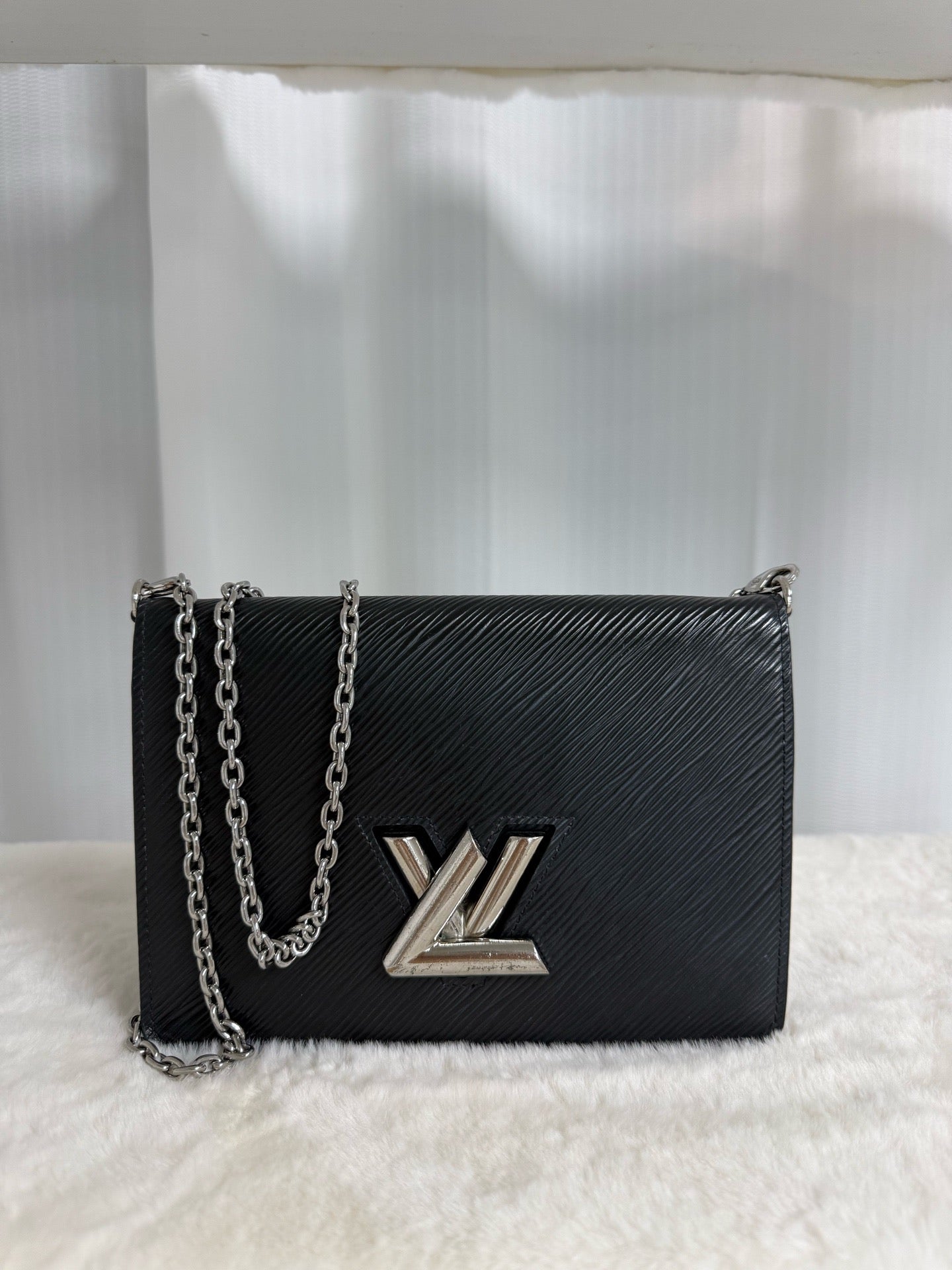 Louis Vuitton - Twist WOC - Leather - Black - (mini)