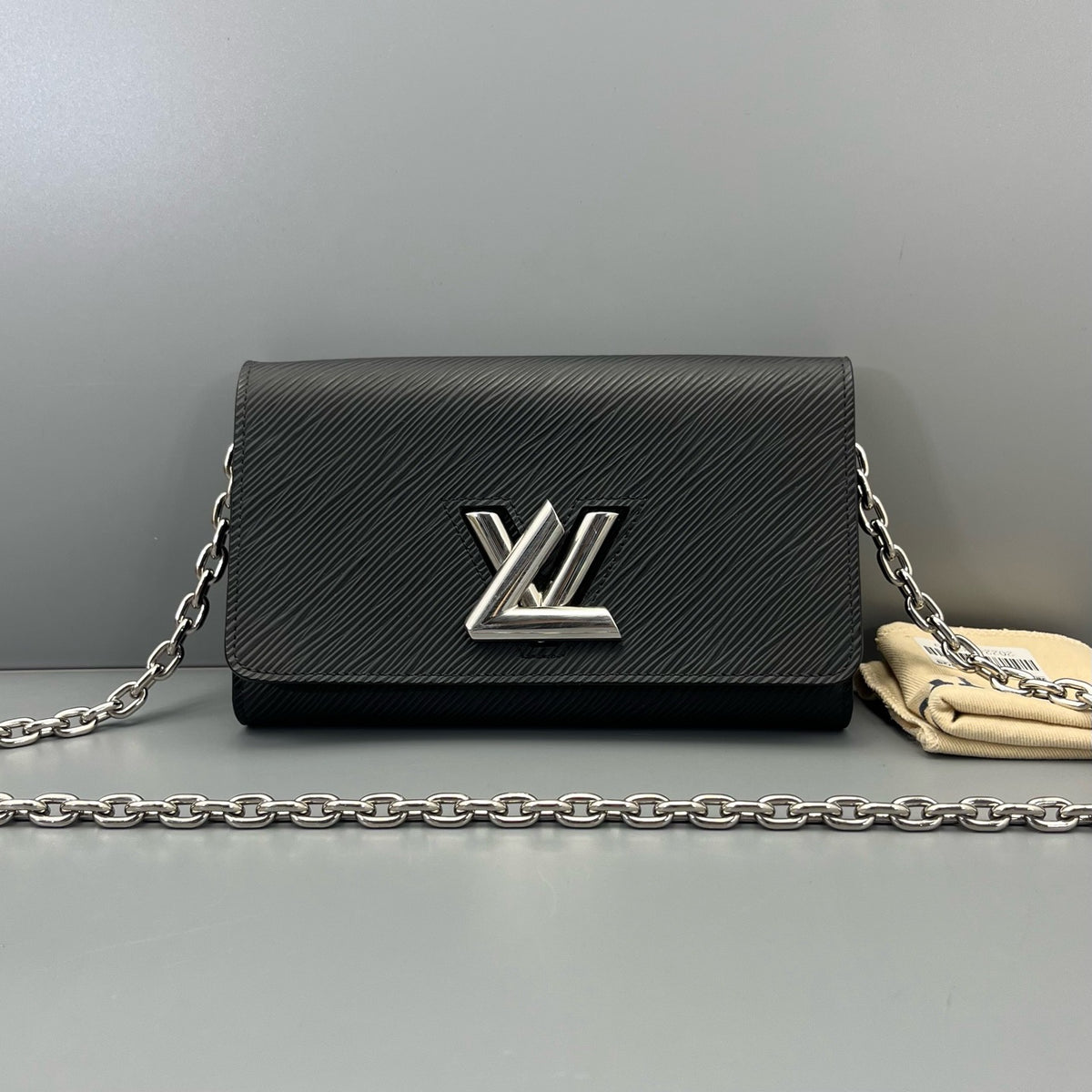 Louis Vuitton - Twist WOC - Leather - Black - (mini)