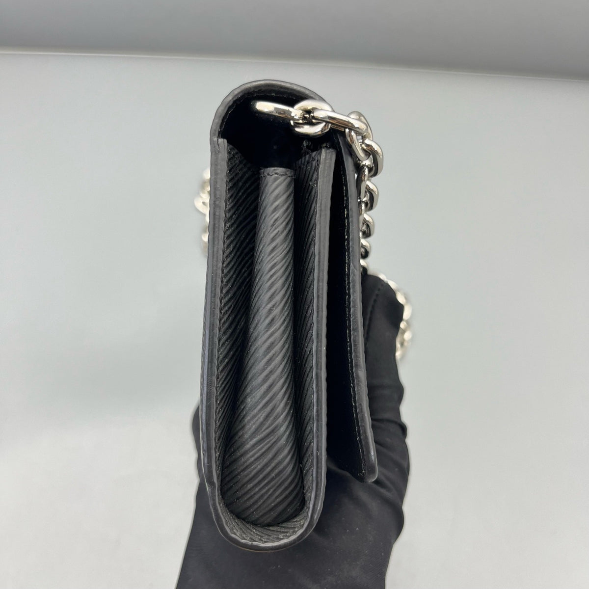 Louis Vuitton - Twist WOC - Leather - Black - (mini)