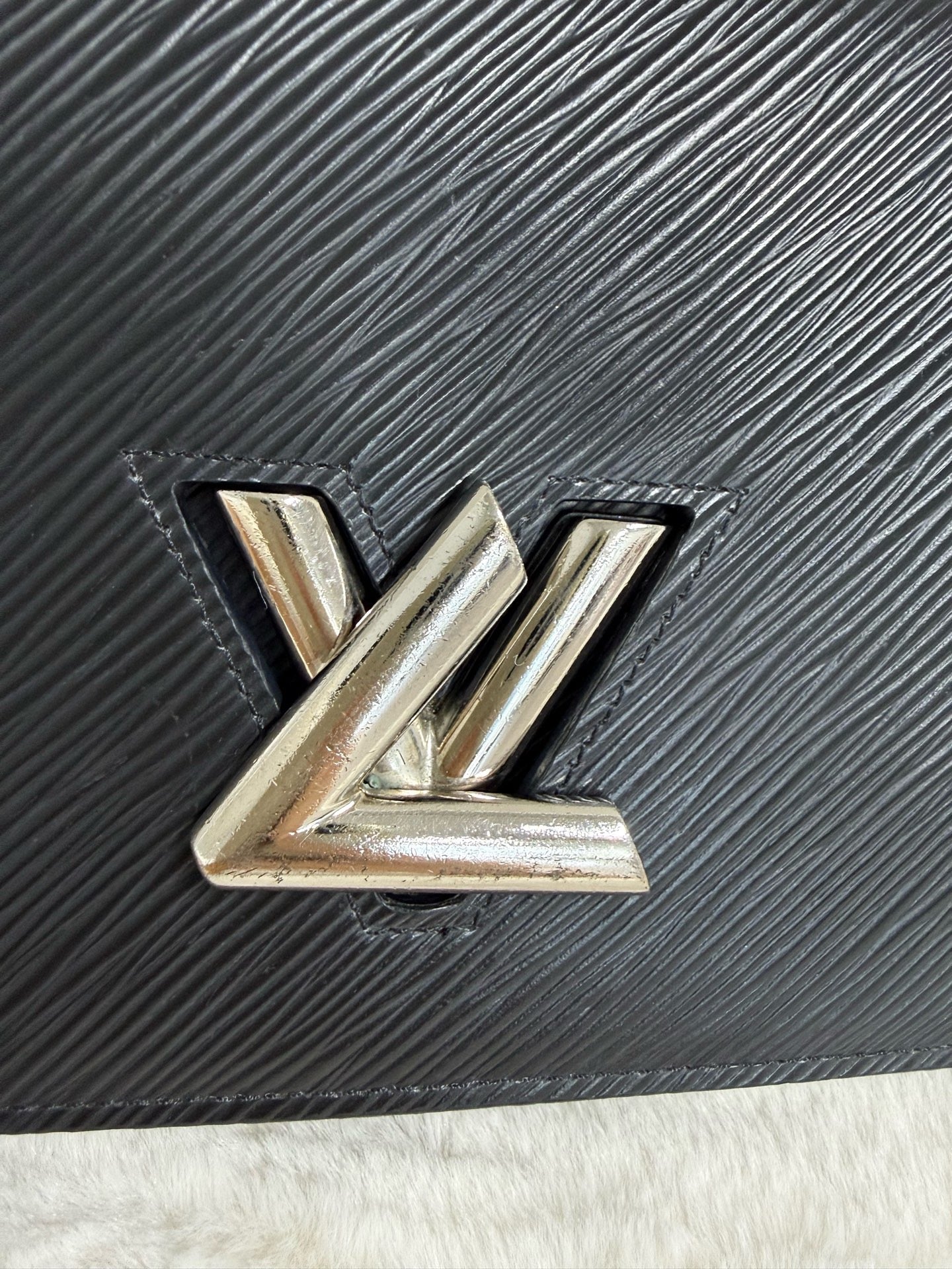Louis Vuitton - Twist WOC - Leather - Black - (mini)