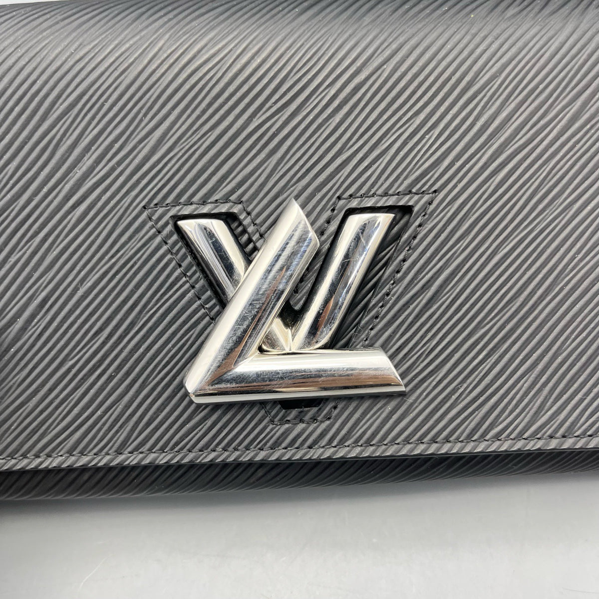 Louis Vuitton - Twist WOC - Leather - Black - (mini)