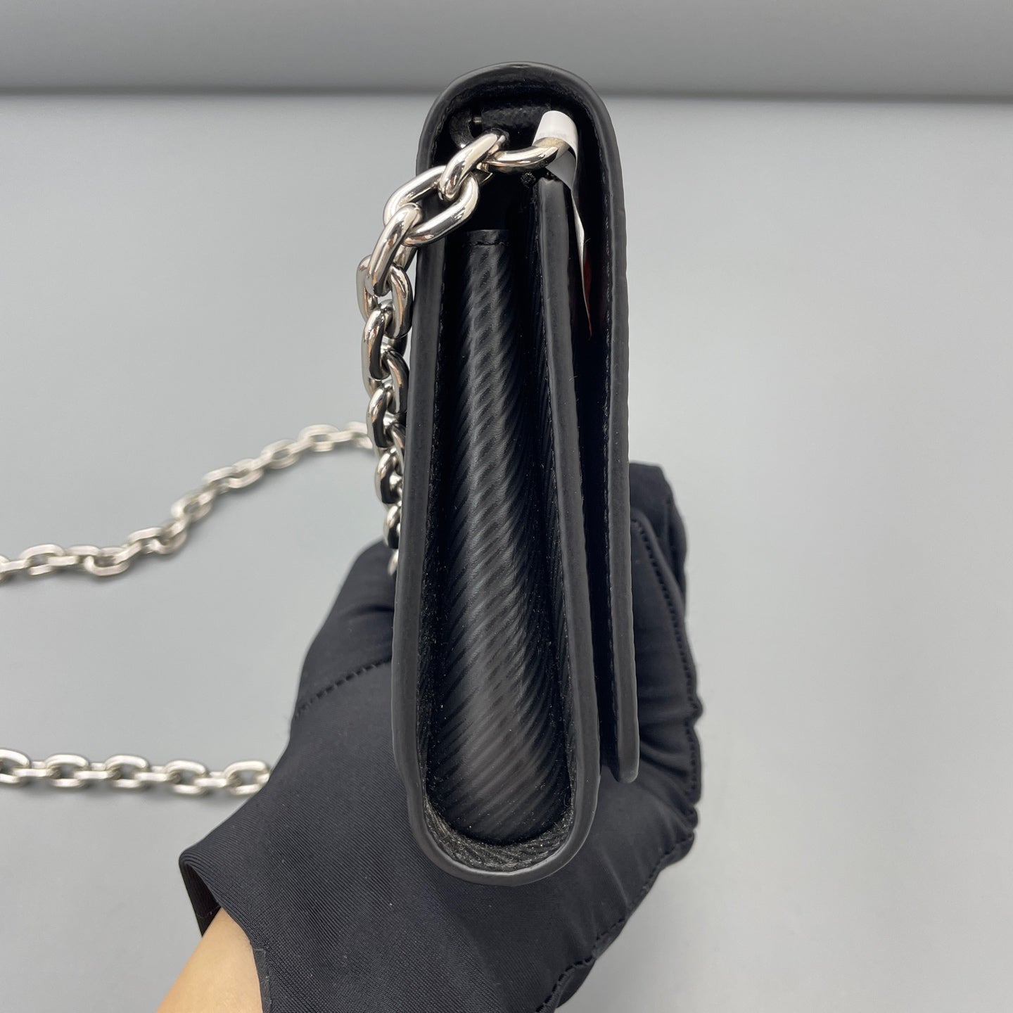 Louis Vuitton - Twist WOC - Leather - Black - (mini)