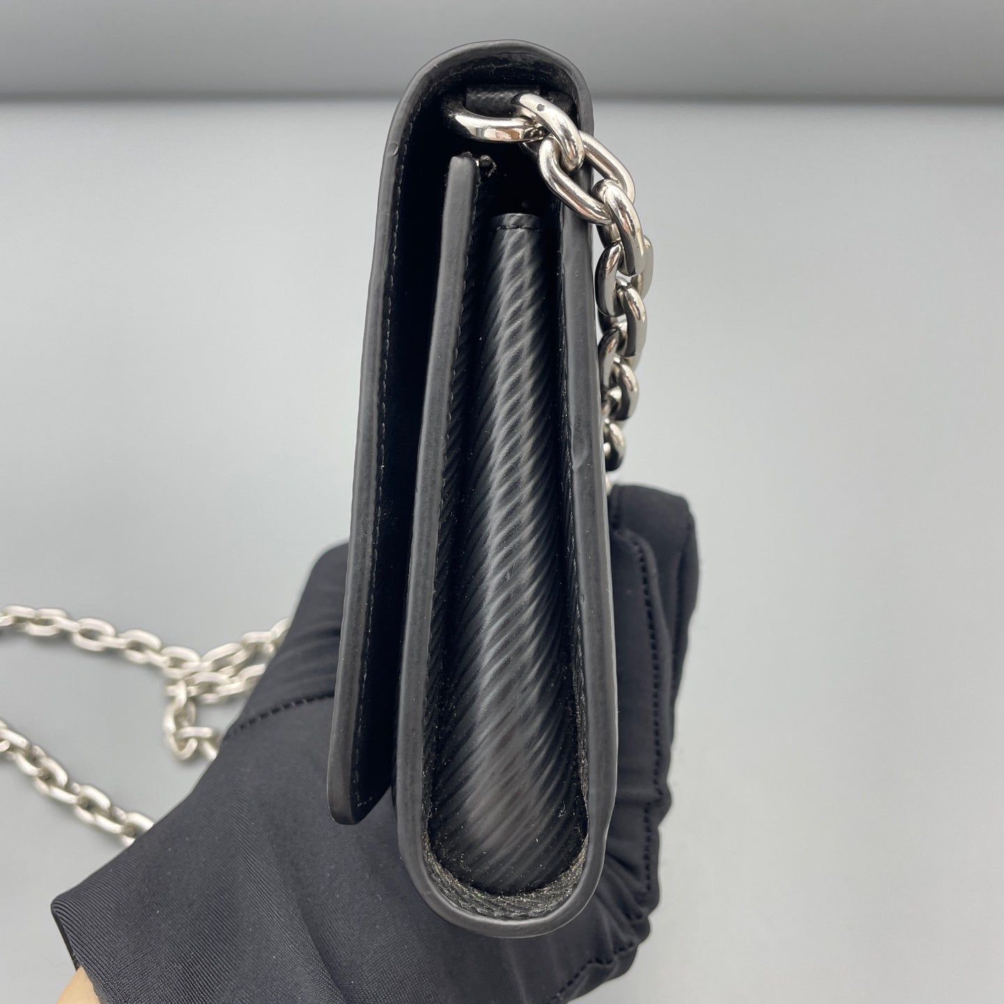 Louis Vuitton - Twist WOC - Leather - Black - (mini)