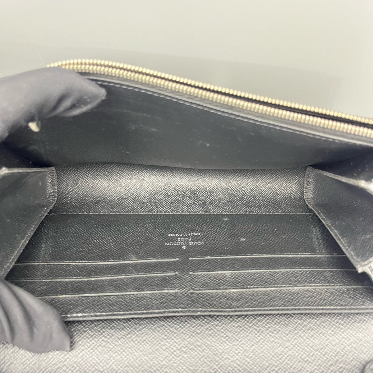 Louis Vuitton - Twist WOC - Leather - Black - (mini)