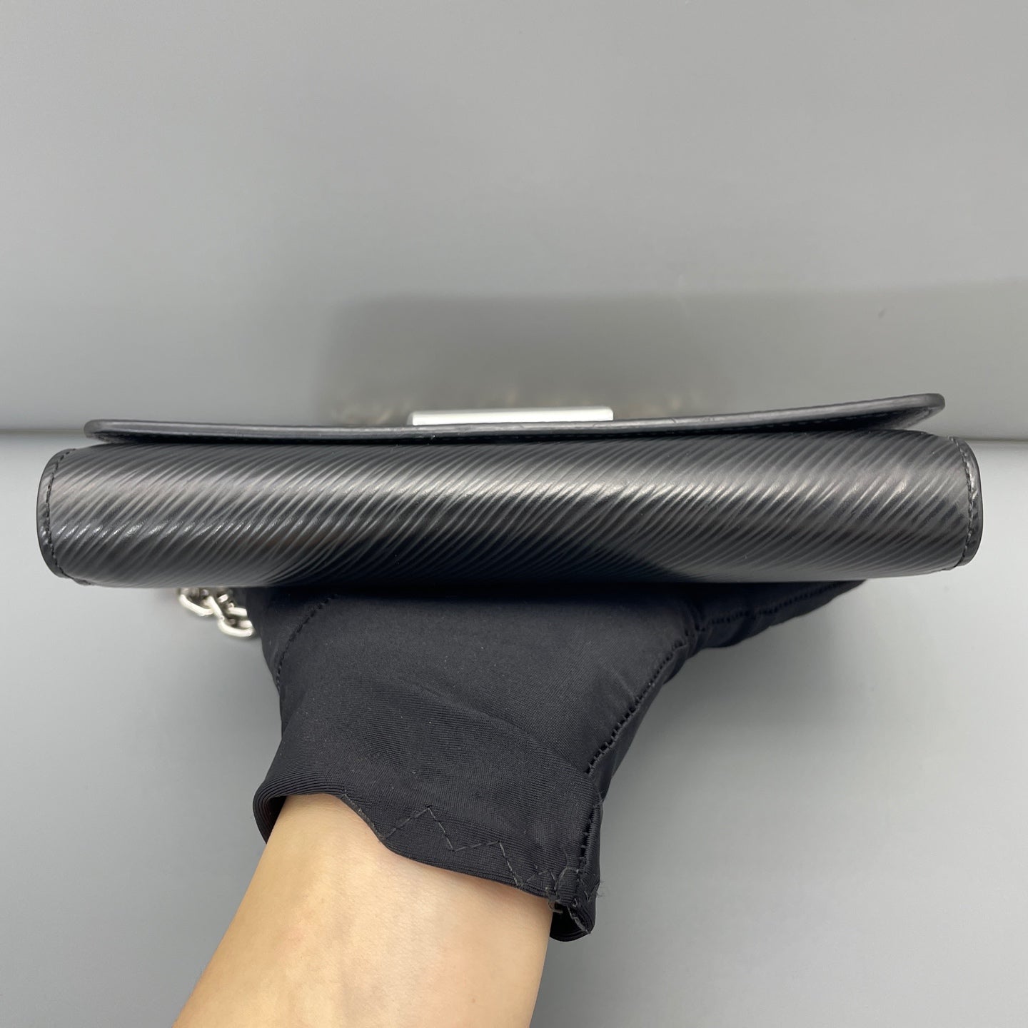 Louis Vuitton - Twist WOC - Leather - Black - (mini)