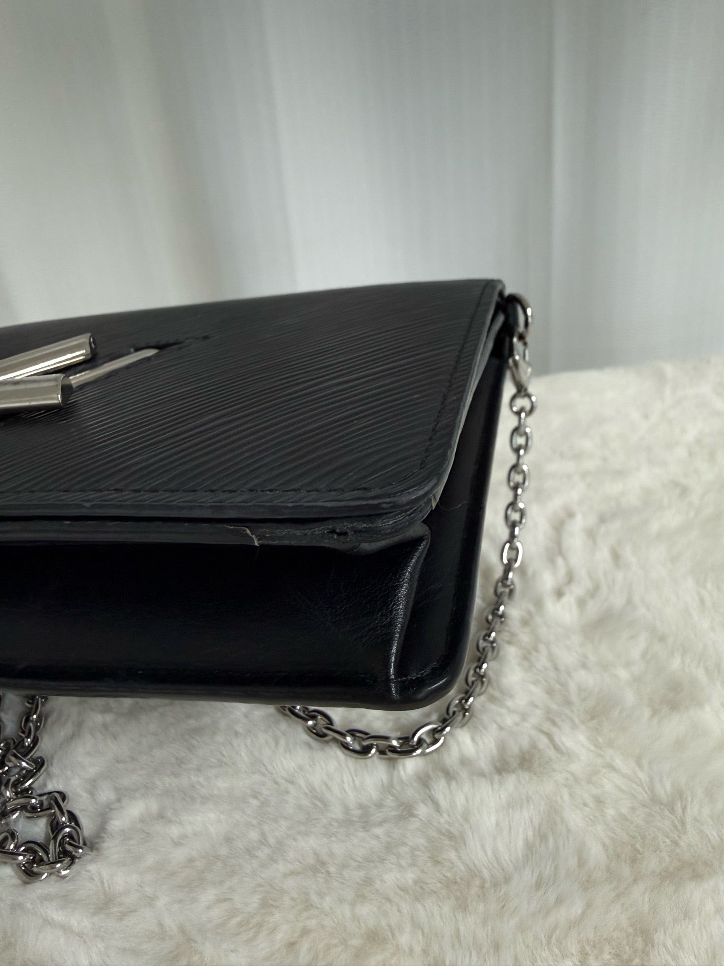 Louis Vuitton - Twist WOC - Leather - Black - (mini)