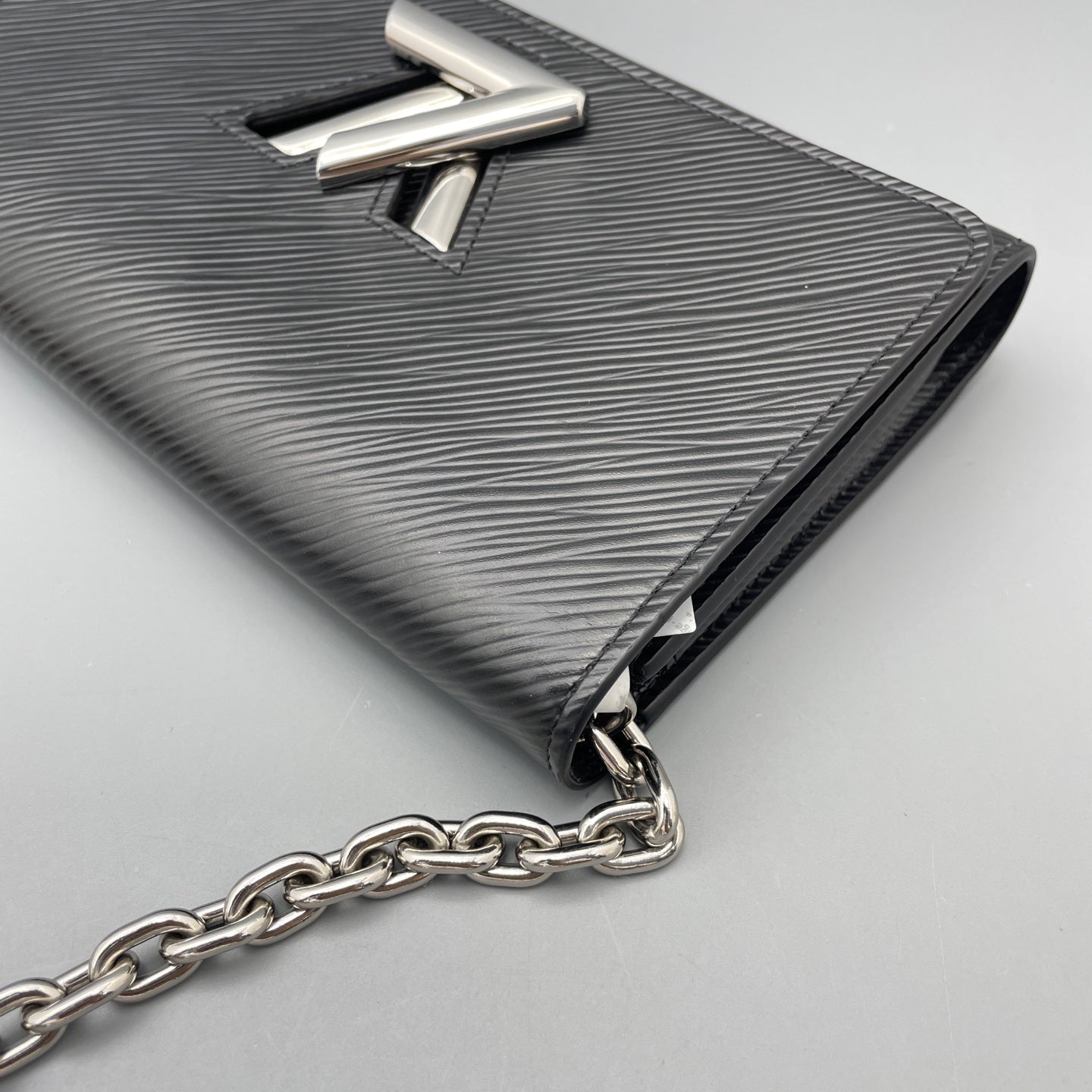 Louis Vuitton - Twist WOC - Leather - Black - (mini)
