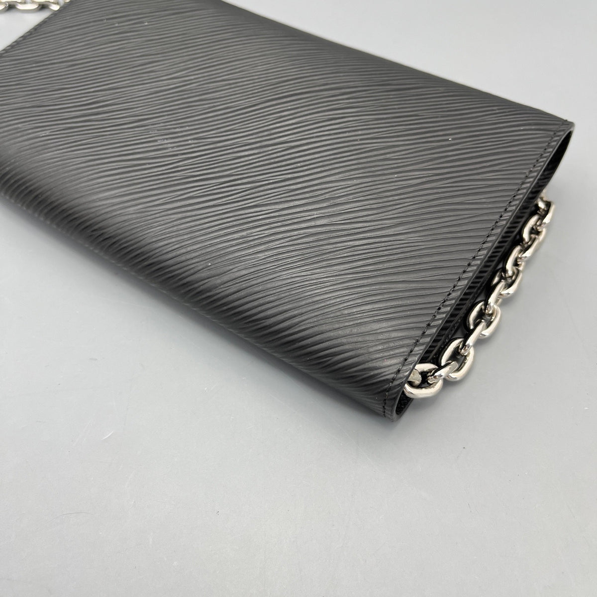 Louis Vuitton - Twist WOC - Leather - Black - (mini)