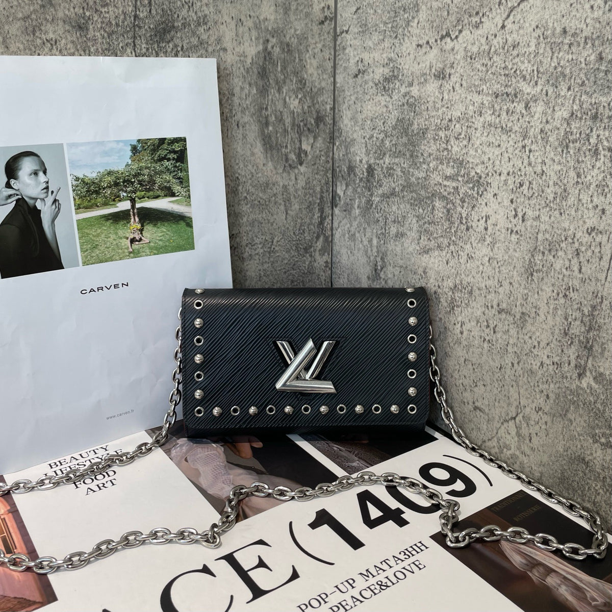 Louis Vuitton - Twist WOC - Leather - Black - (Small)
