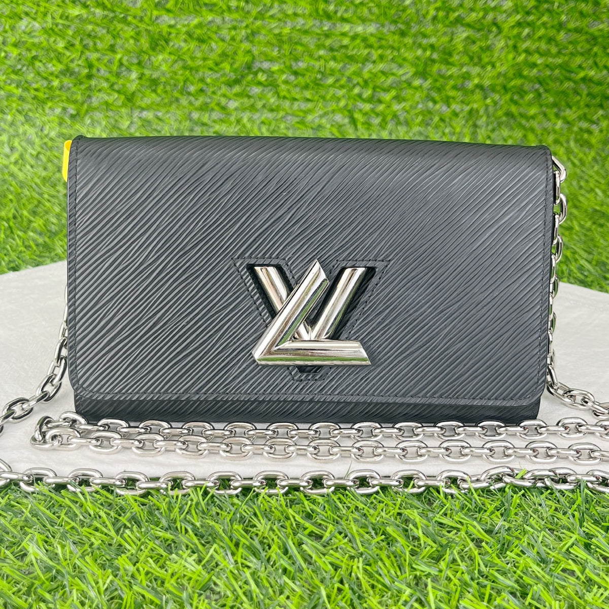 Louis Vuitton - Twist WOC - Leather - Black - (Small)