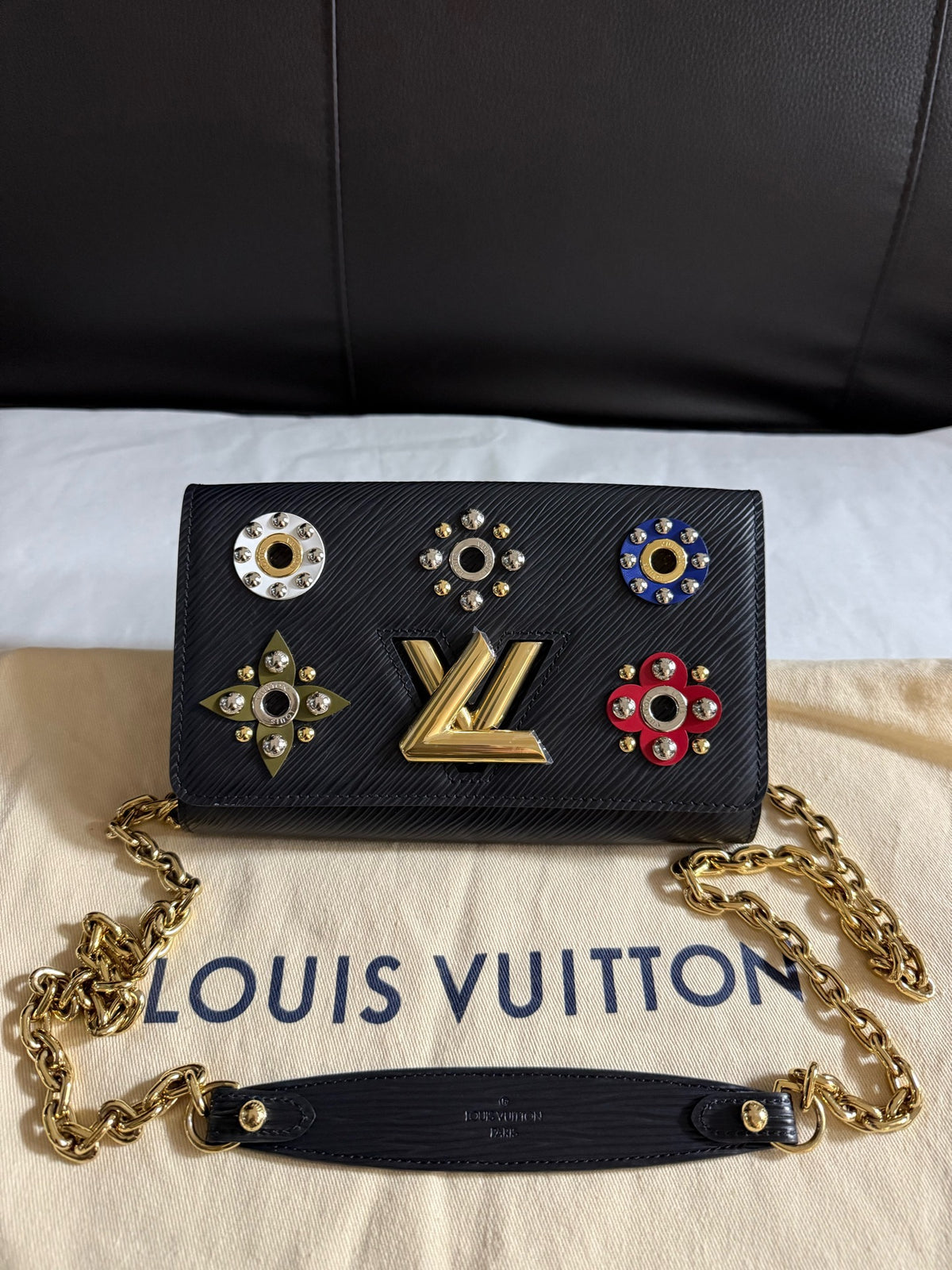 Louis Vuitton - Twist WOC - Leather - Black - (Small)