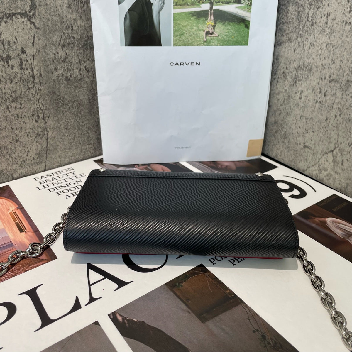 Louis Vuitton - Twist WOC - Leather - Black - (Small)