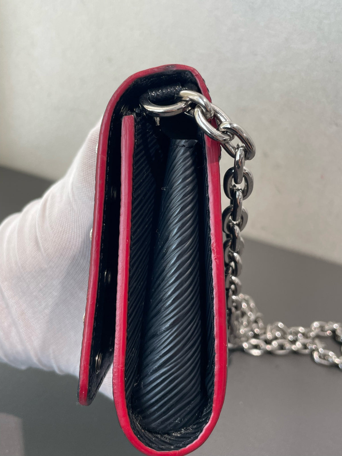 Louis Vuitton - Twist WOC - Leather - Black - (Small)