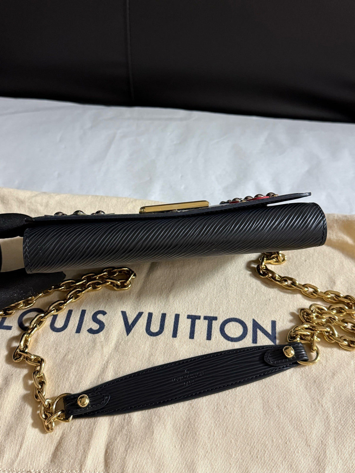 Louis Vuitton - Twist WOC - Leather - Black - (Small)