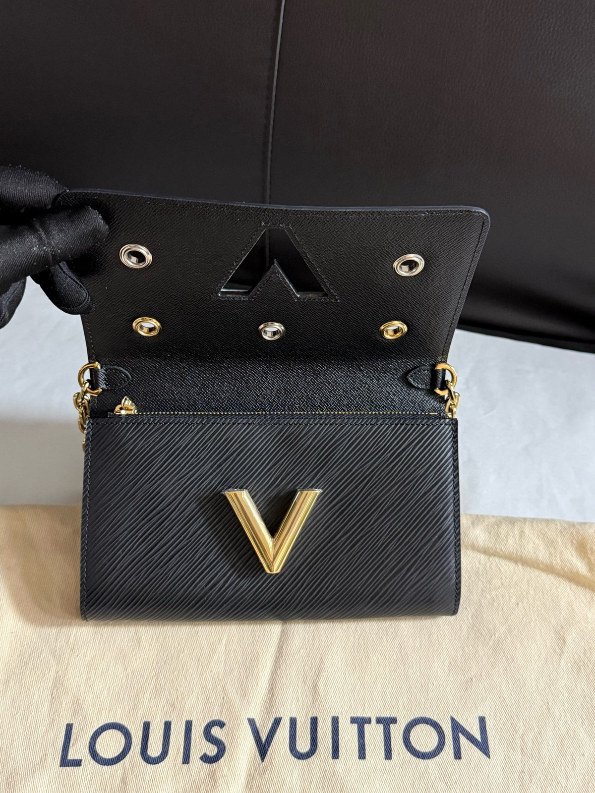 Louis Vuitton - Twist WOC - Leather - Black - (Small)