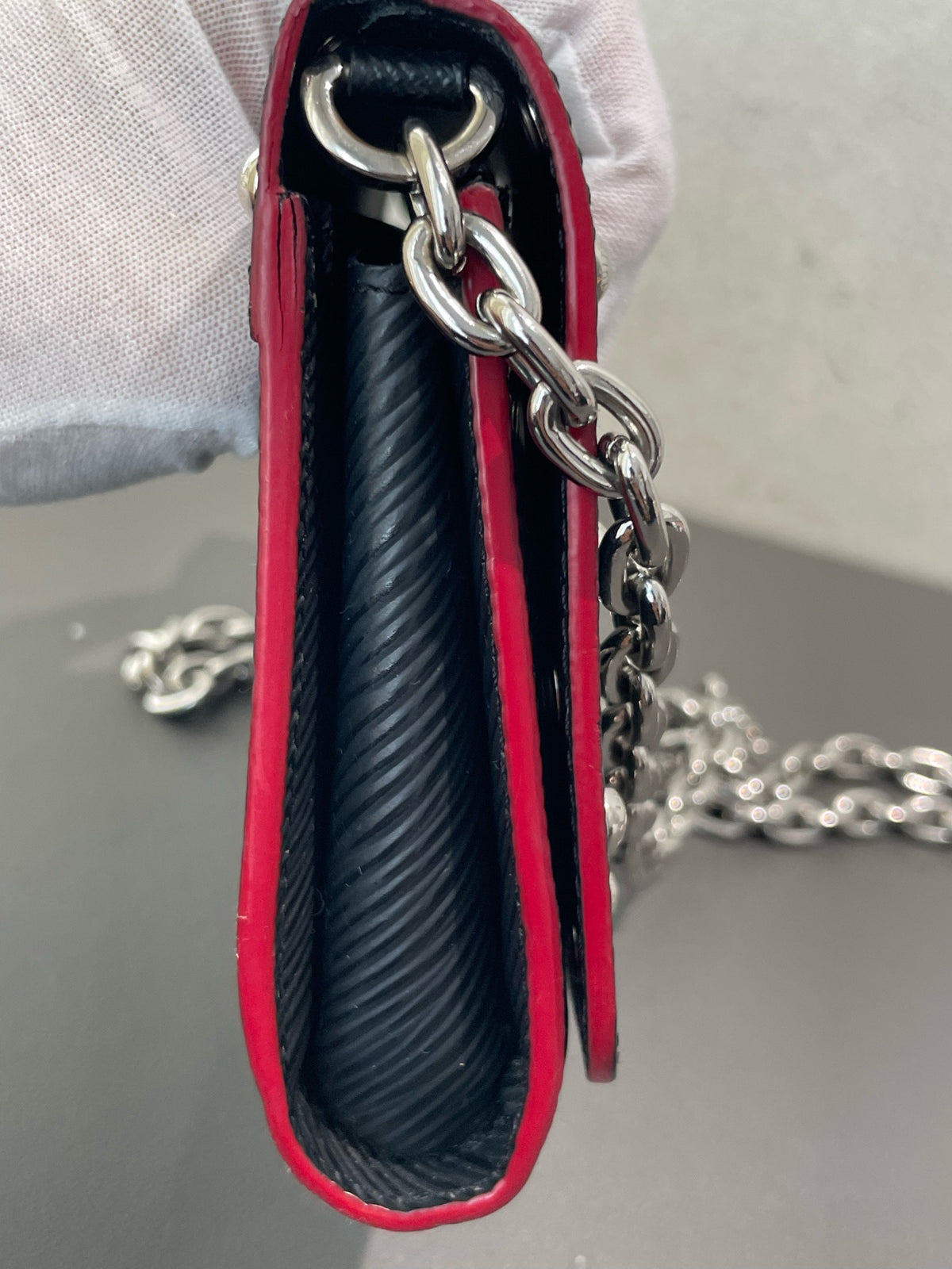 Louis Vuitton - Twist WOC - Leather - Black - (Small)