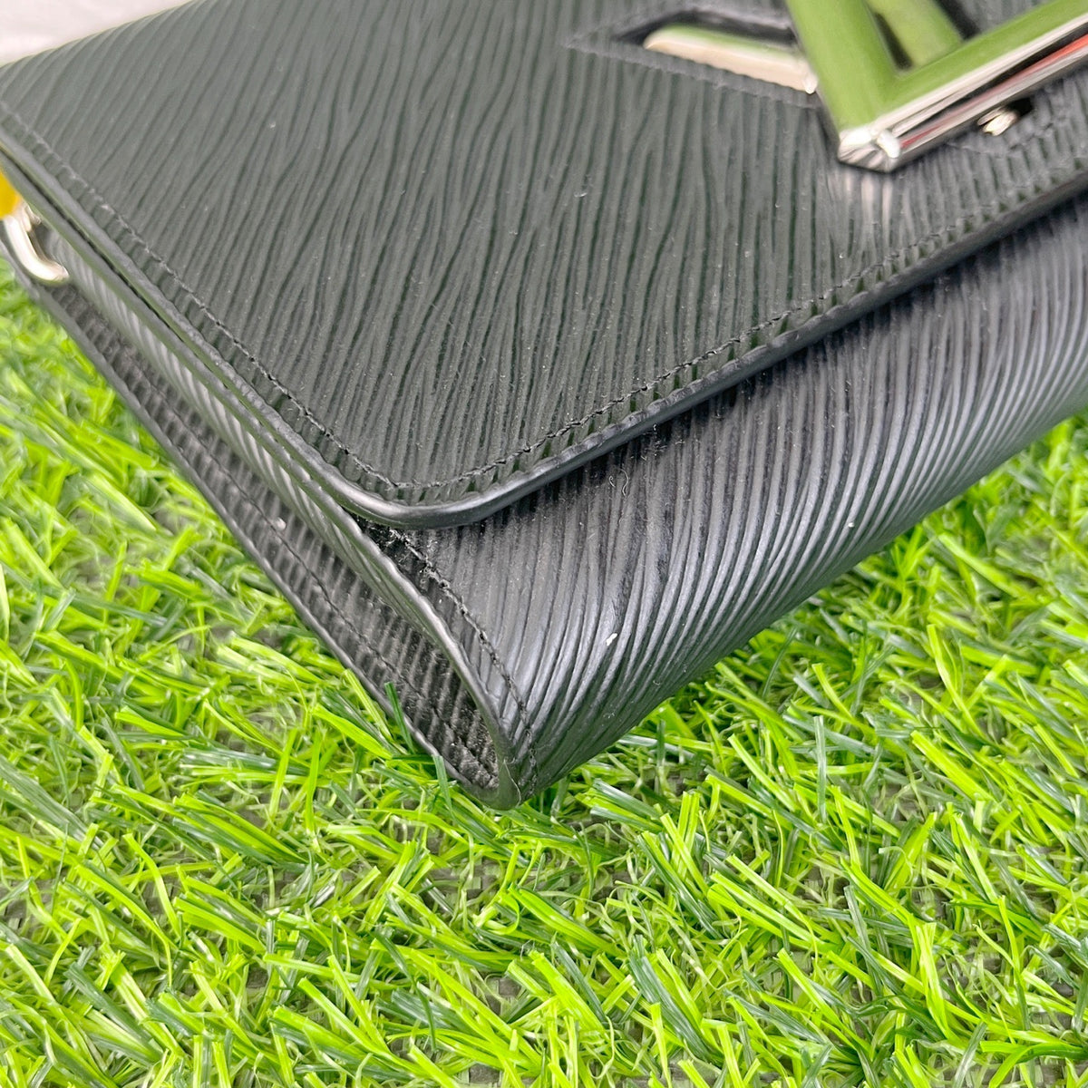 Louis Vuitton - Twist WOC - Leather - Black - (Small)