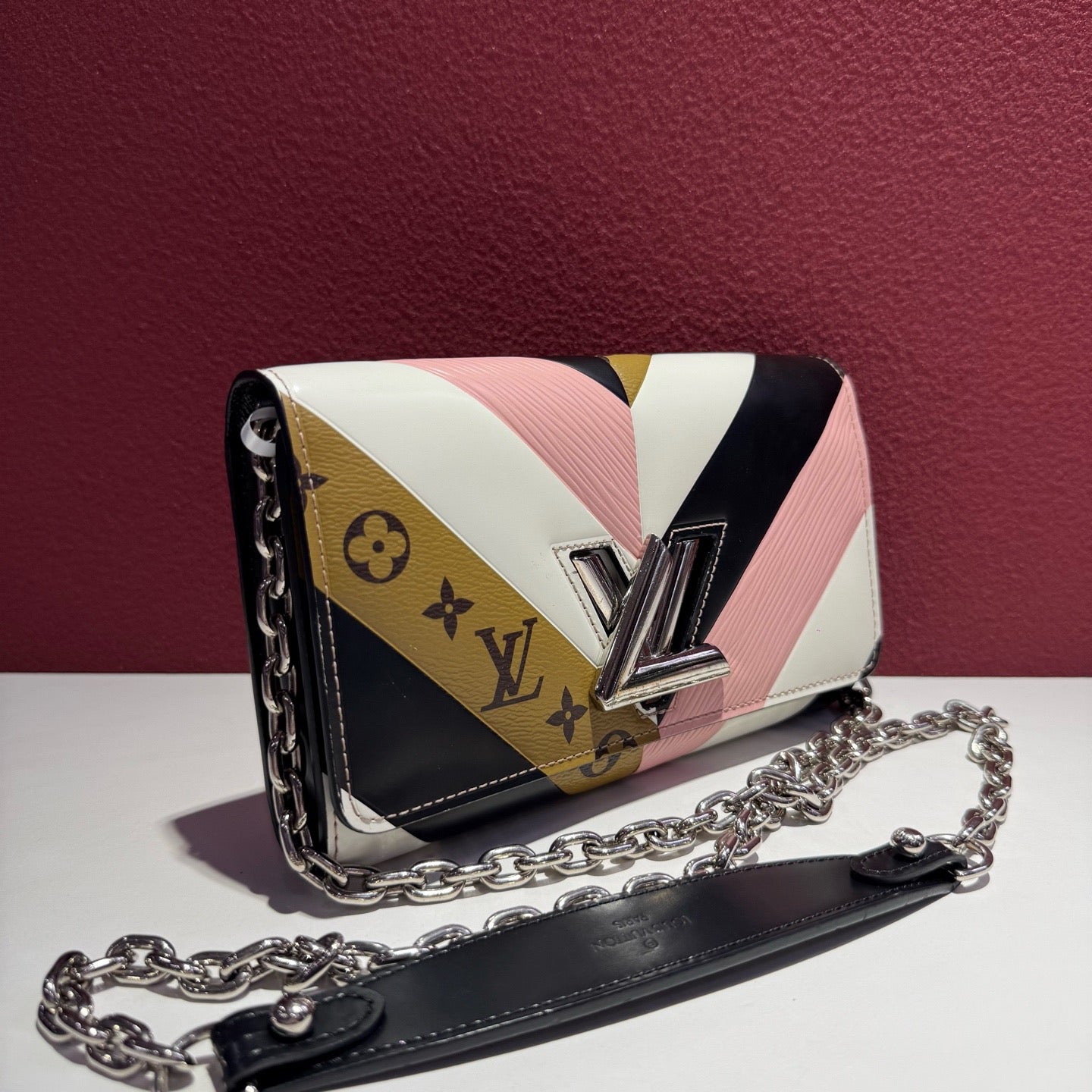 Louis Vuitton - Twist WOC - Leather - Multicolour - (mini)