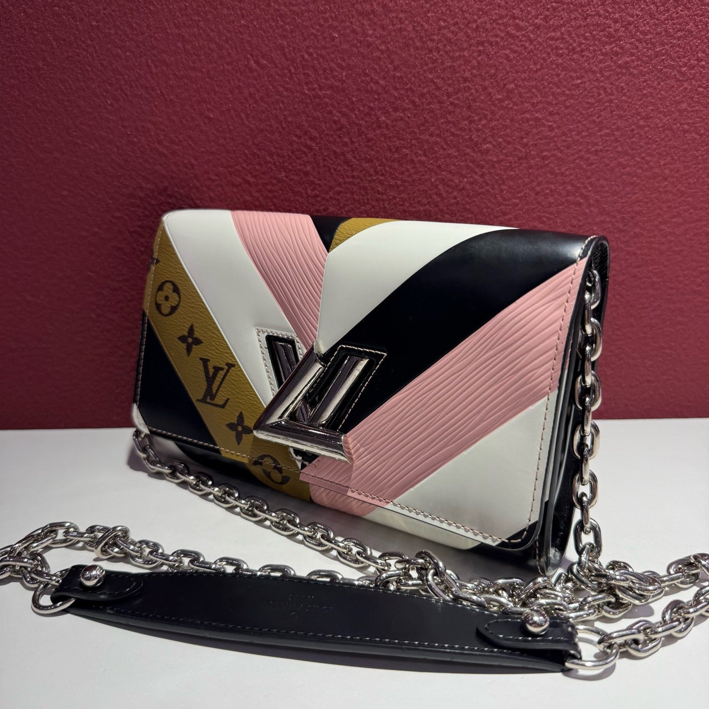 Louis Vuitton - Twist WOC - Leather - Multicolour - (mini)