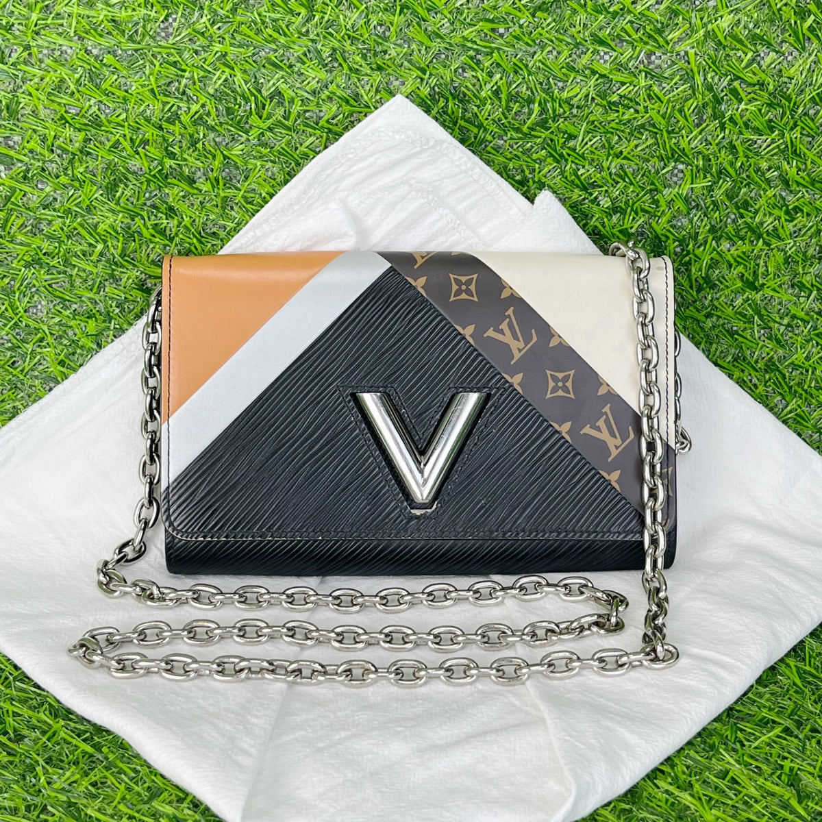 Louis Vuitton - Twist WOC - Leather - Multicolour - (small)