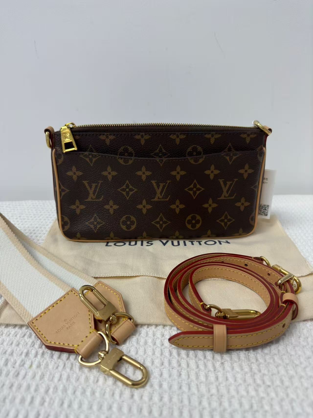 Louis Vuitton - Utility Crossbody - Monogram canvas with Vachetta leather trim - Brown - (Medium)