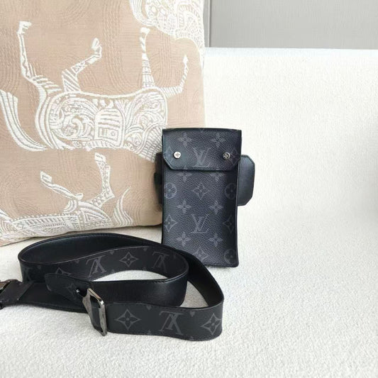 Louis Vuitton - Utility Pouch - Monogram Eclipse coated canvas with leather trim - Black - (mini)
