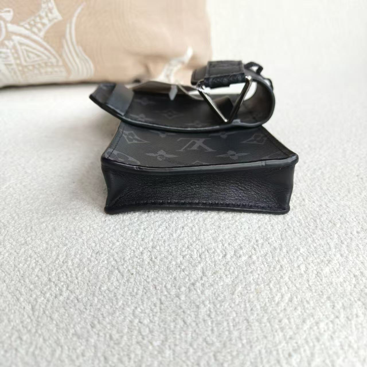 Louis Vuitton - Utility Pouch - Monogram Eclipse coated canvas with leather trim - Black - (mini)