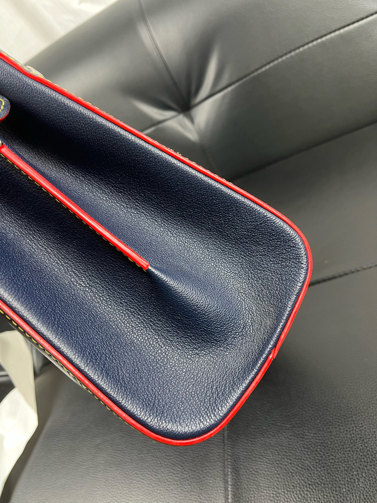 Louis Vuitton - V Tote - Leather - Blue - (medium)