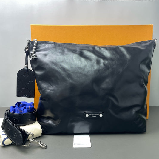 Louis Vuitton - Vagabond Hobo - Patent leather - Black - (Large)