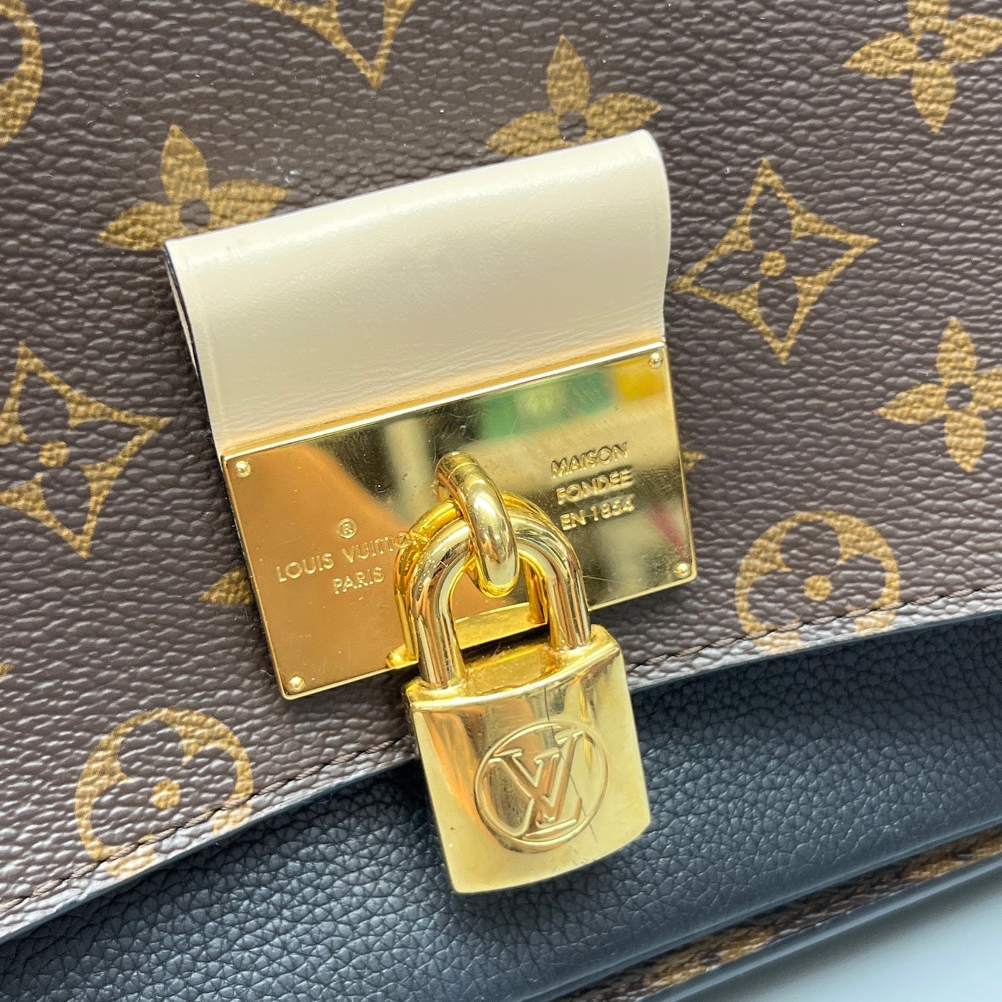 Louis Vuitton - Vaugirard - Leather - Brown - (medium)