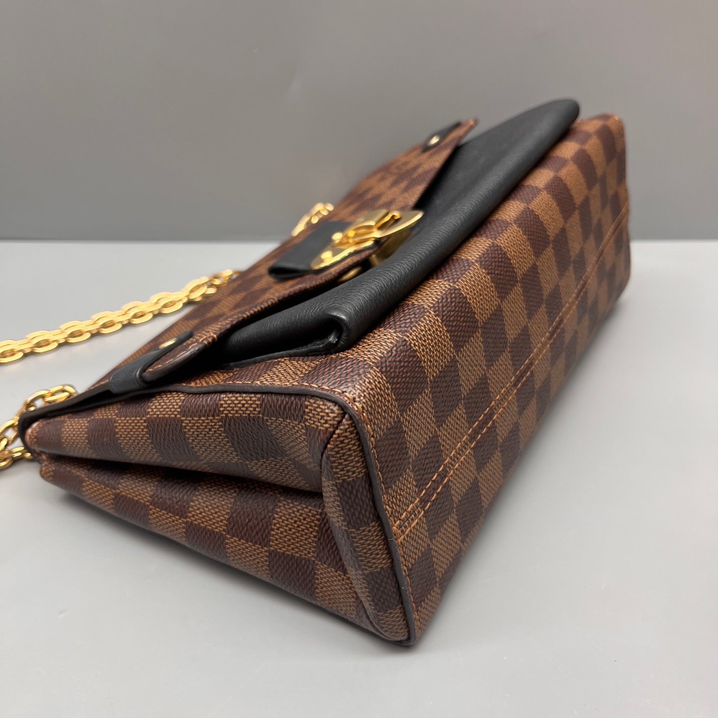 Louis Vuitton - Vavin Chain Bag - Damier Ebene coated canvas with black grained leather trim - Brown - (Small)