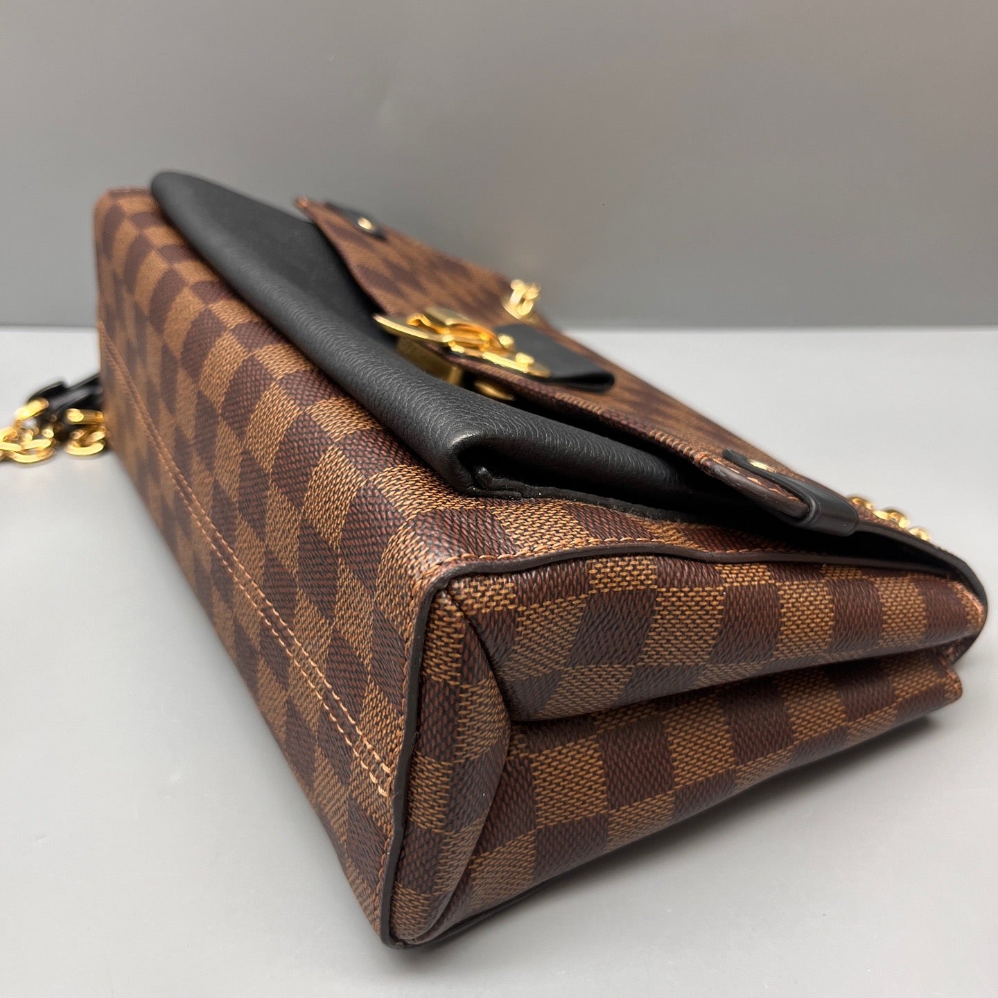 Louis Vuitton - Vavin Chain Bag - Damier Ebene coated canvas with black grained leather trim - Brown - (Small)