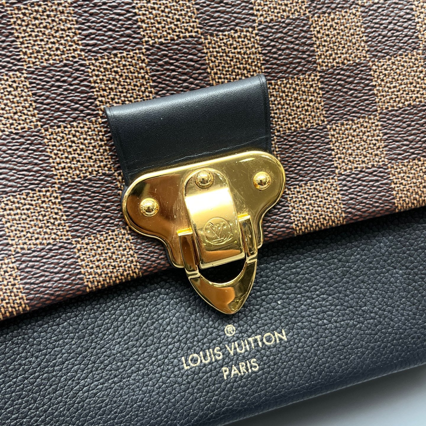 Louis Vuitton - Vavin Chain Bag - Damier Ebene coated canvas with black grained leather trim - Brown - (Small)