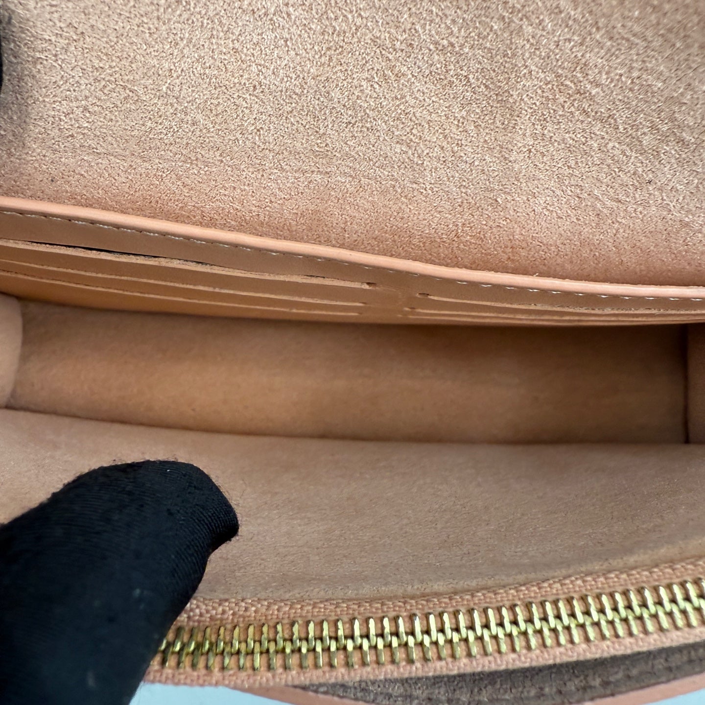 Louis Vuitton - Vavin WOC - Leather - Beige - (mini)