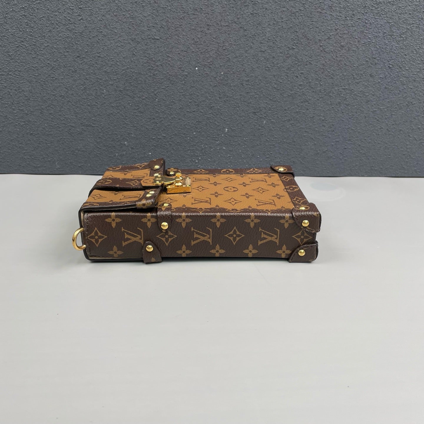 Louis Vuitton - Vertical Trunk Phone Bag - Monogram coated canvas with leather trim - Brown - (mini)