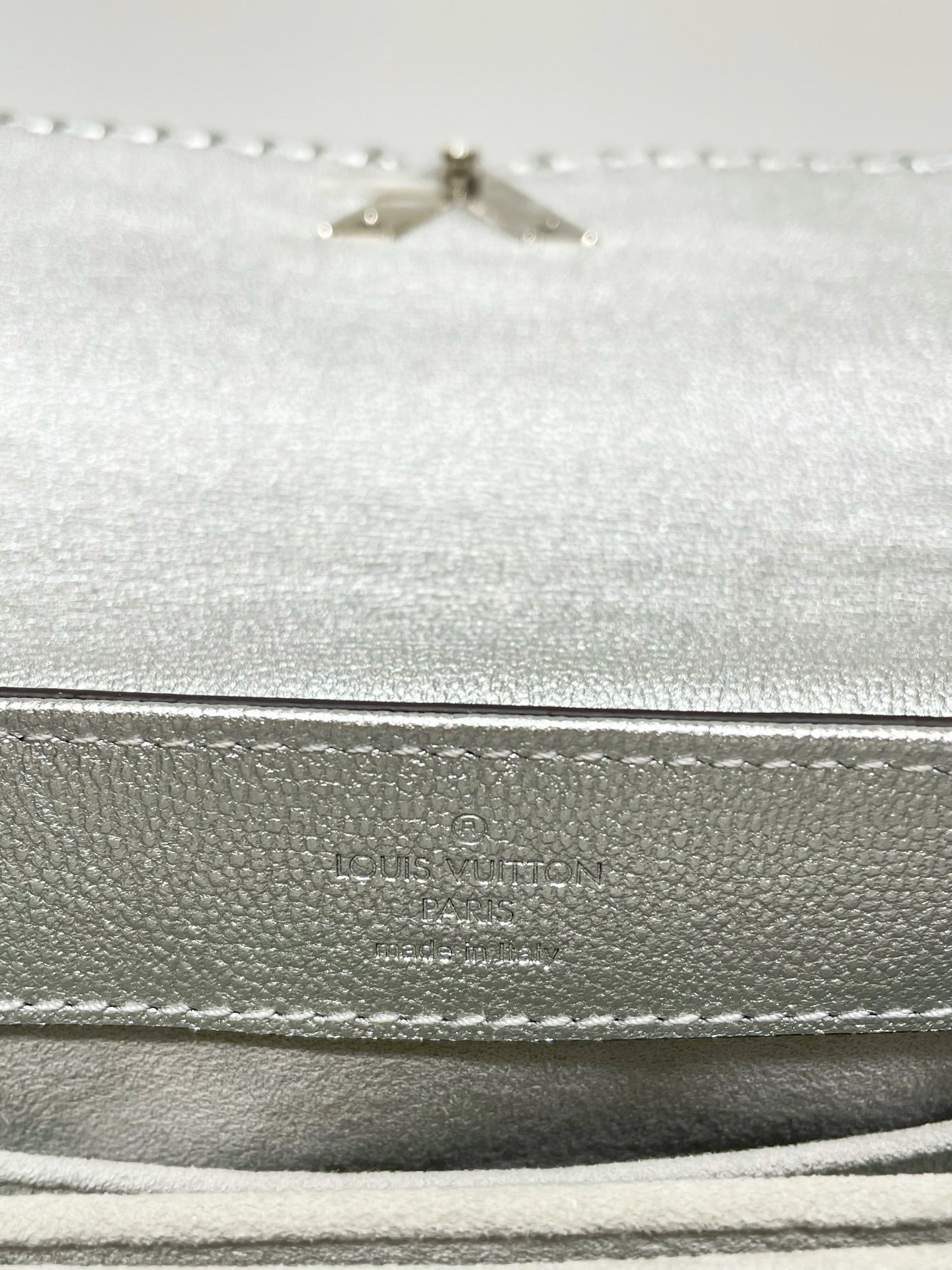 Louis Vuitton - Very Chain - Leather - Silver - (medium)