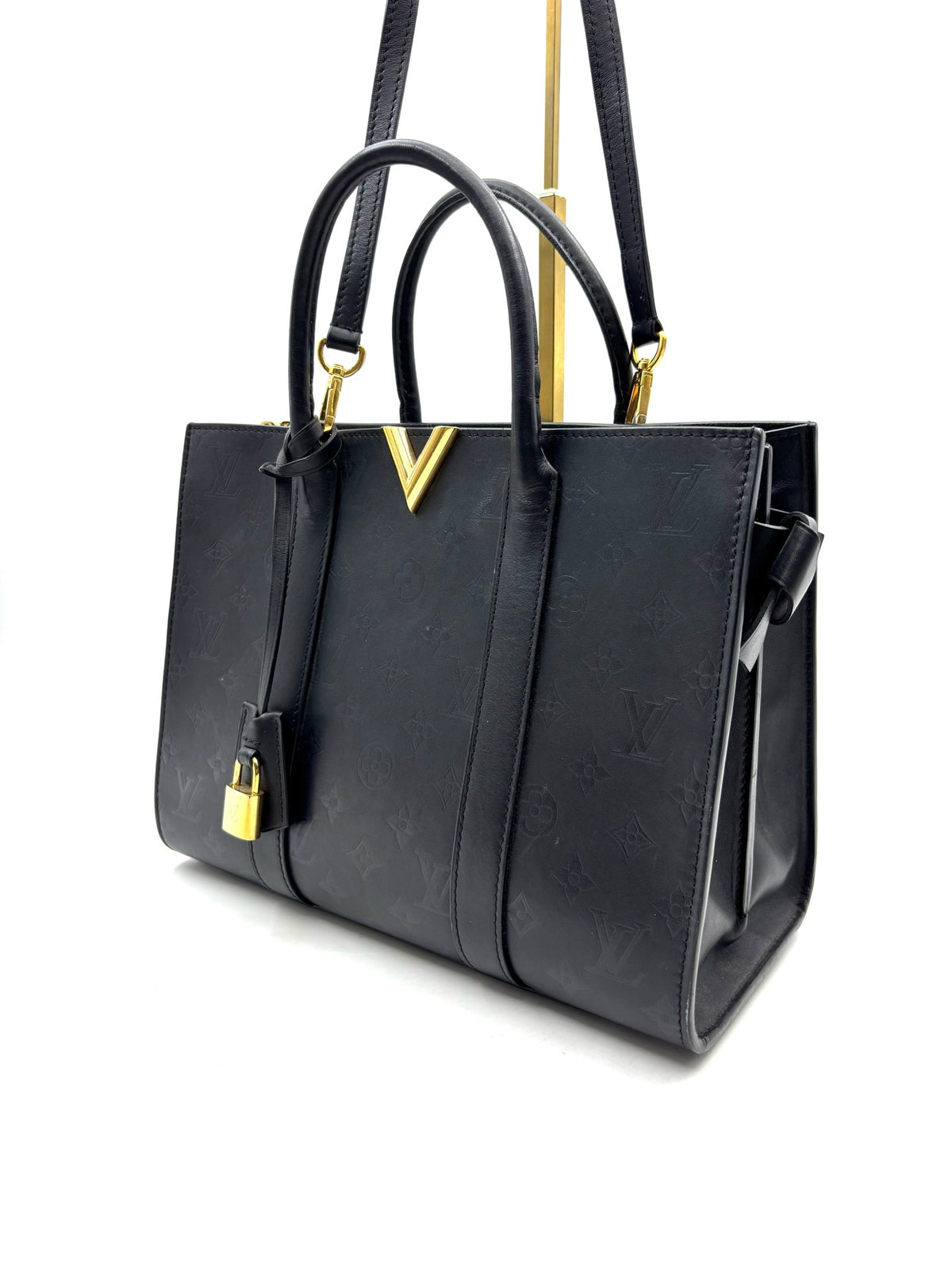 Louis Vuitton - Very Tote - Leather - Black