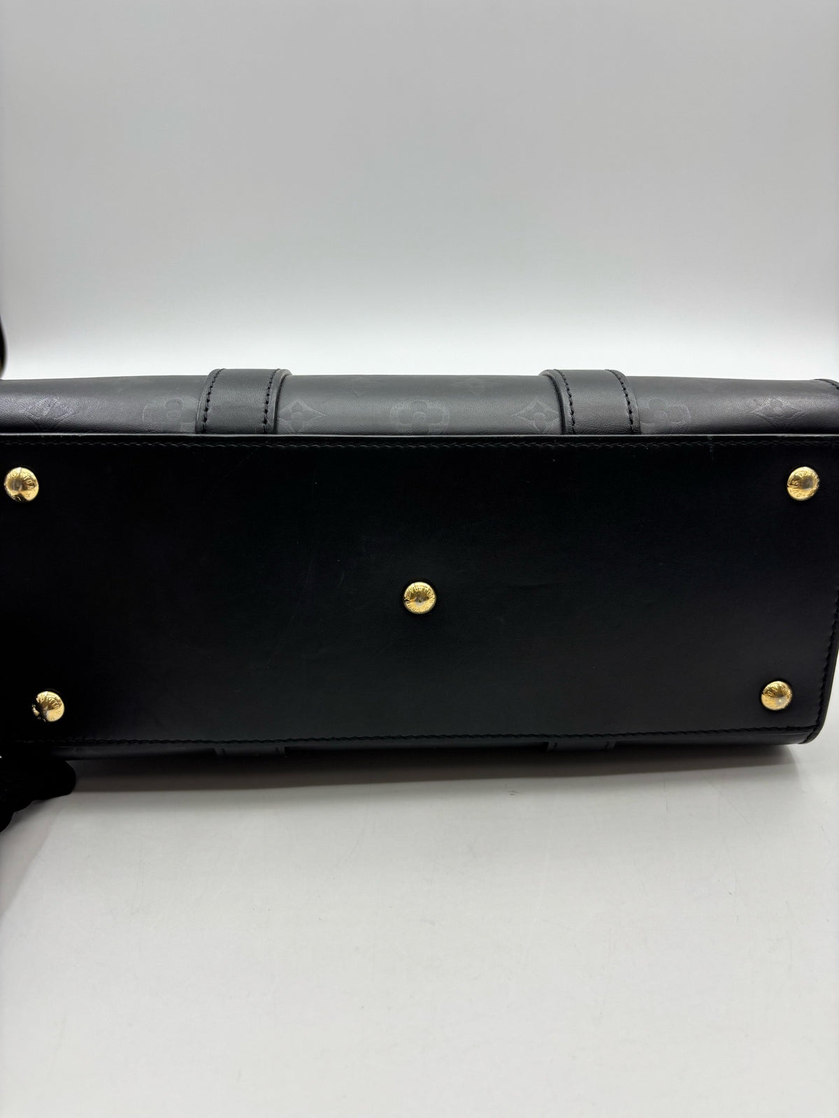 Louis Vuitton - Very Tote - Leather - Black