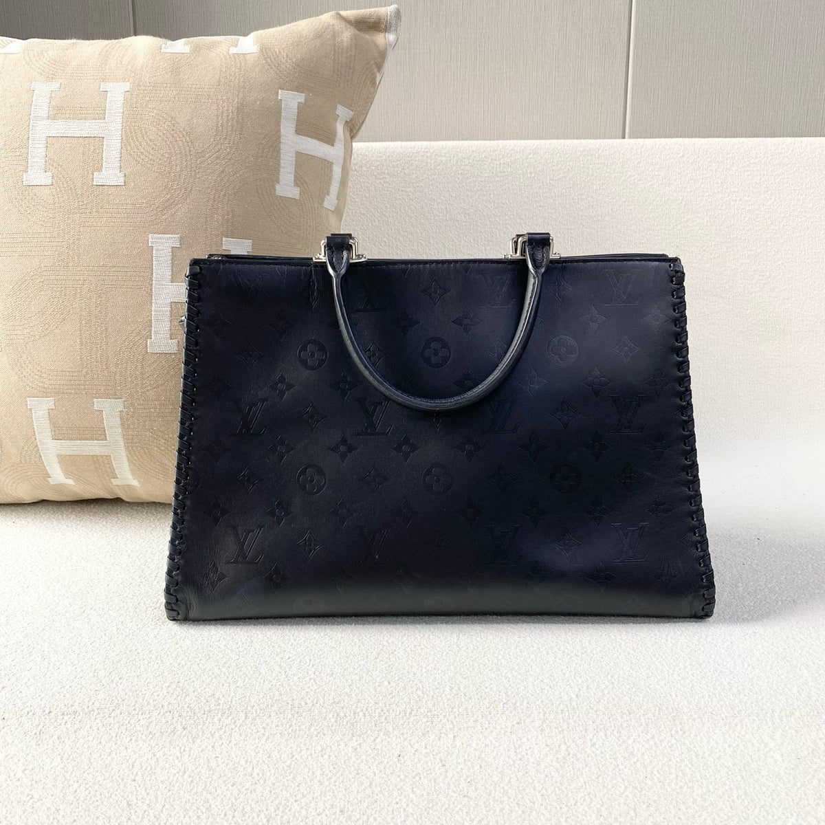 Louis Vuitton - Very Tote - Leather - Black - (medium)