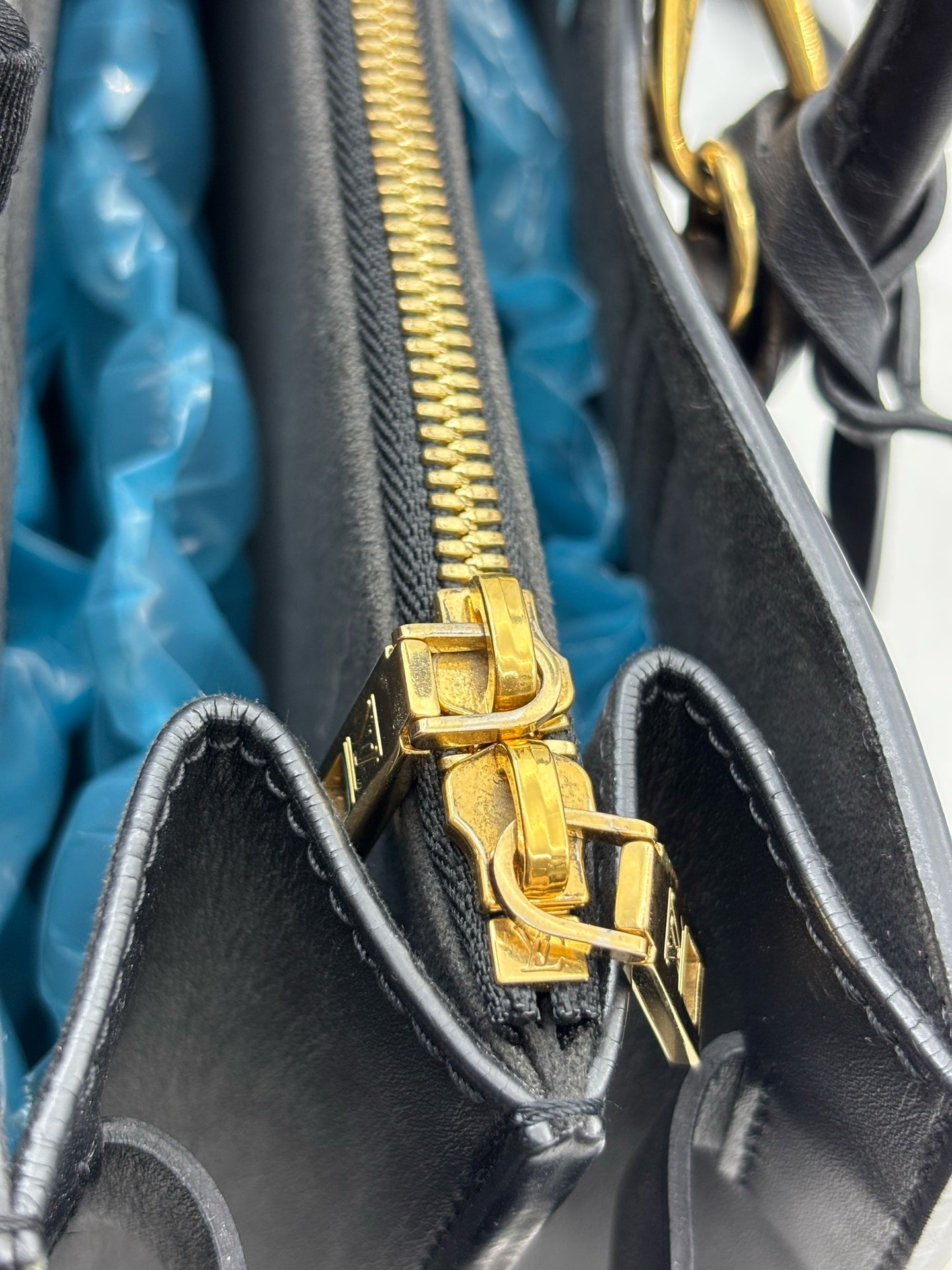 Louis Vuitton - Very Tote - Leather - Black - (medium)
