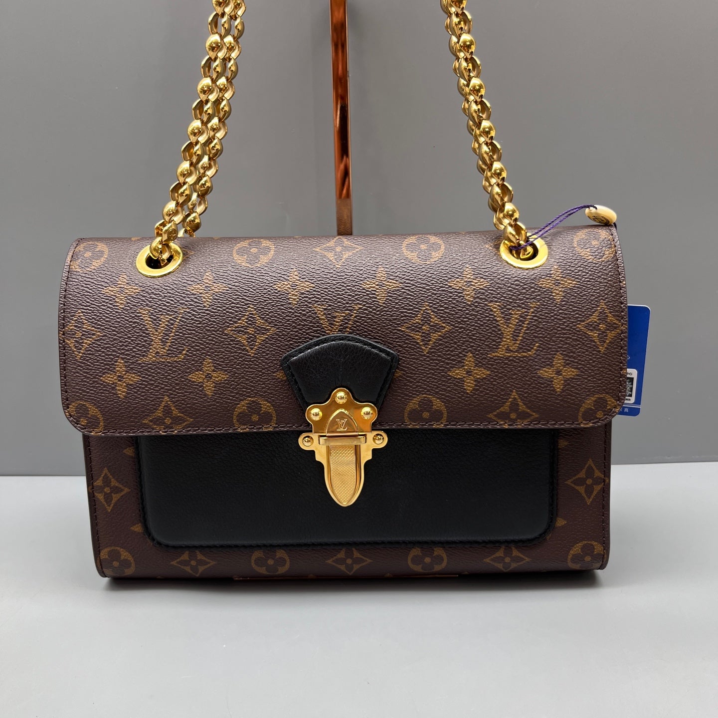Louis Vuitton - Victoire - Leather - Multicolour - (medium)