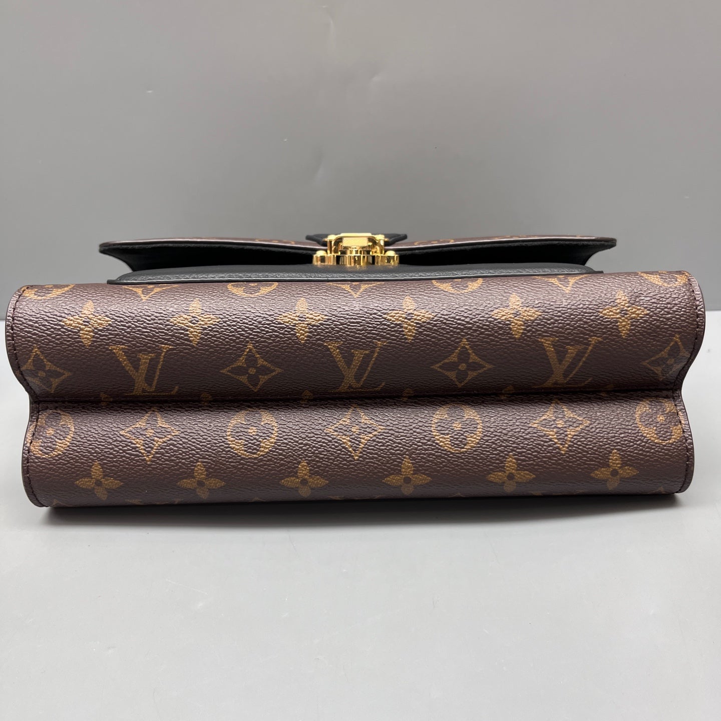 Louis Vuitton - Victoire - Leather - Multicolour - (medium)