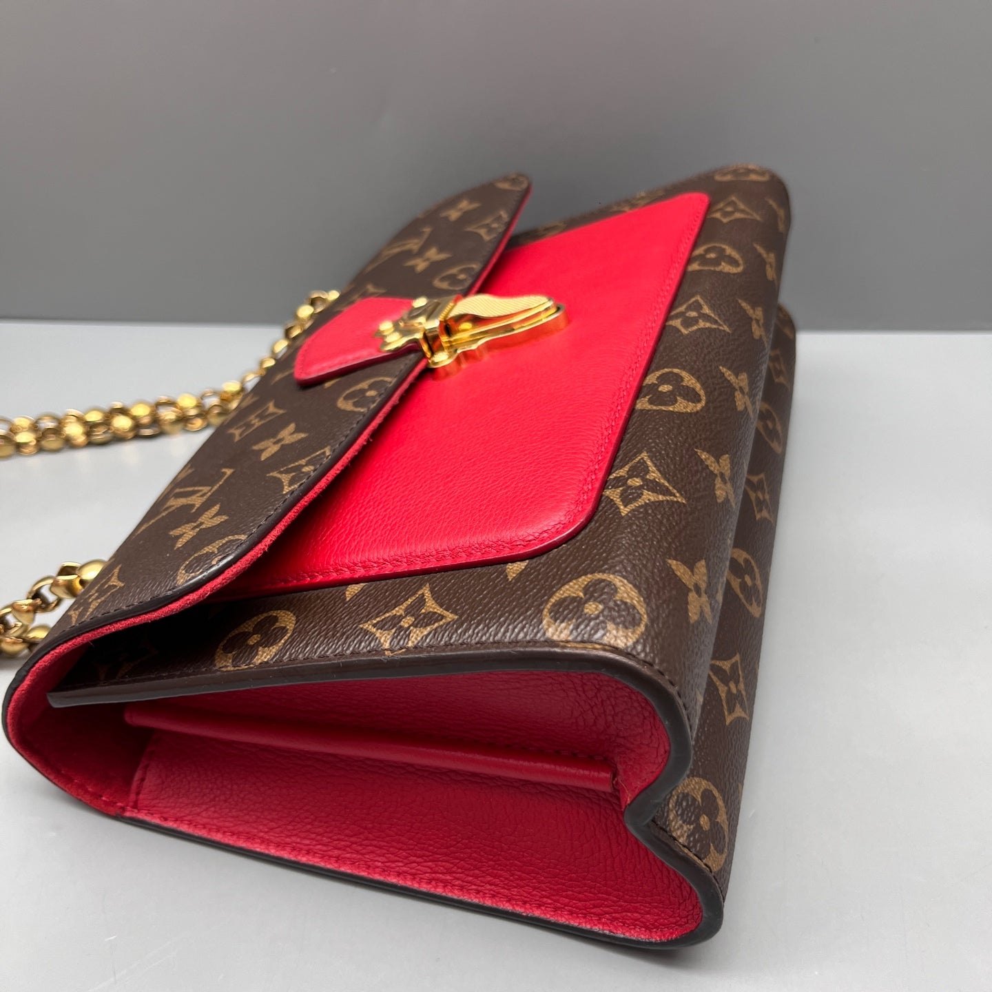 Louis Vuitton - Victoire - Leather - Multicolour - (medium)